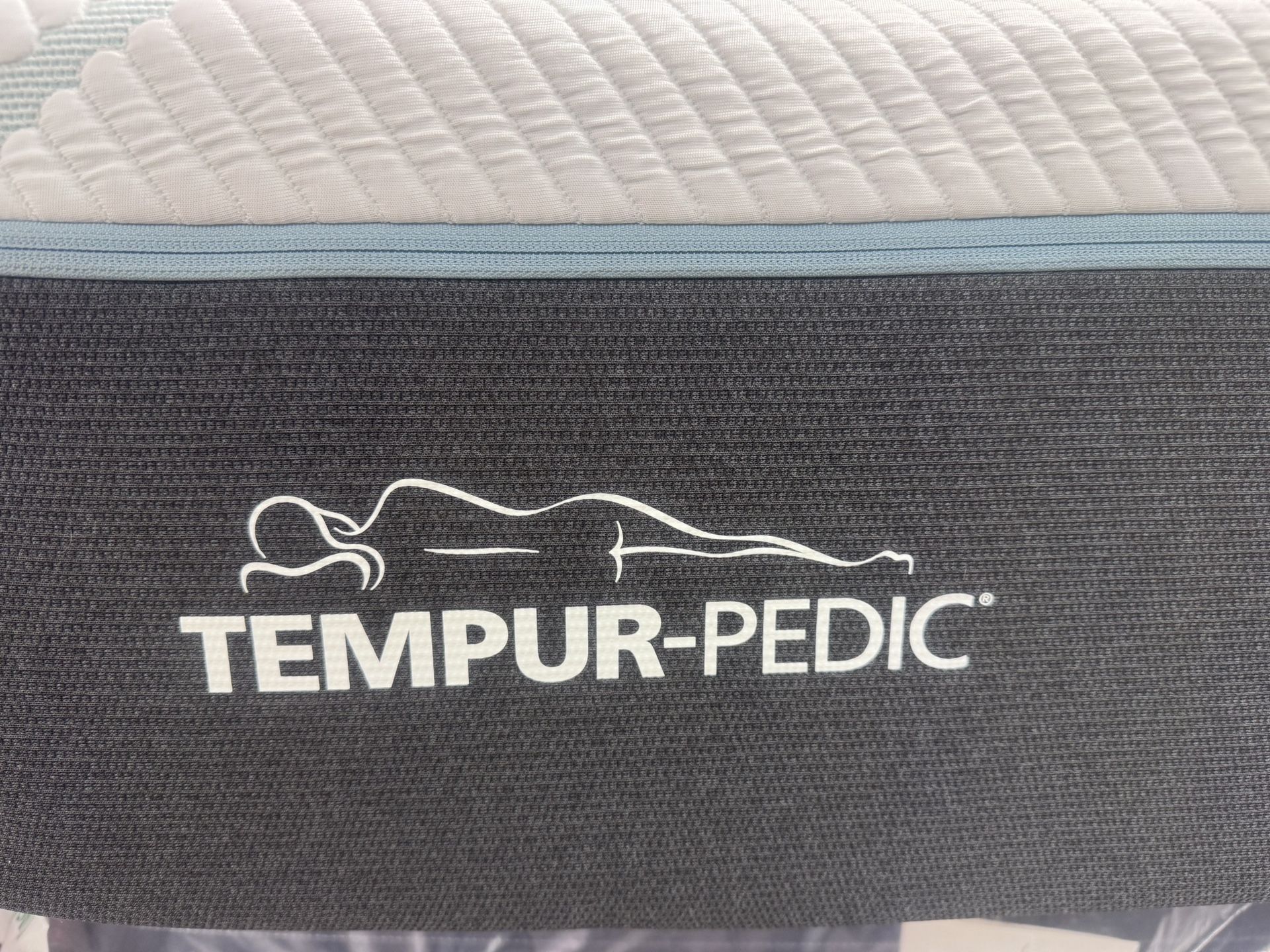 TEMPURPEDIC PRO ADAPT MEDIUM SPLIT KING MATTRESS PAIR
