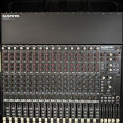 Mackie CR1604-VLZ Soundboard (PRICE NEGOTIABLE)