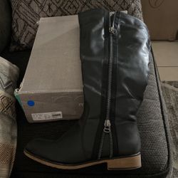 Maurice’s Black Boots