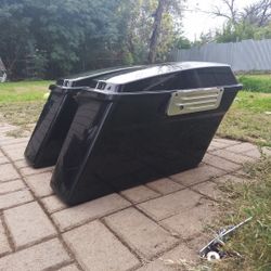 Hard Harley Davidson saddle bags