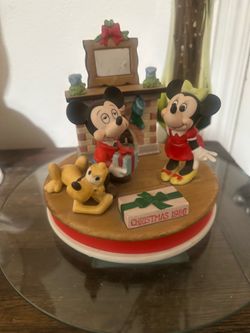 The Disney collection Christmas 1086) Mistletoe Magic )