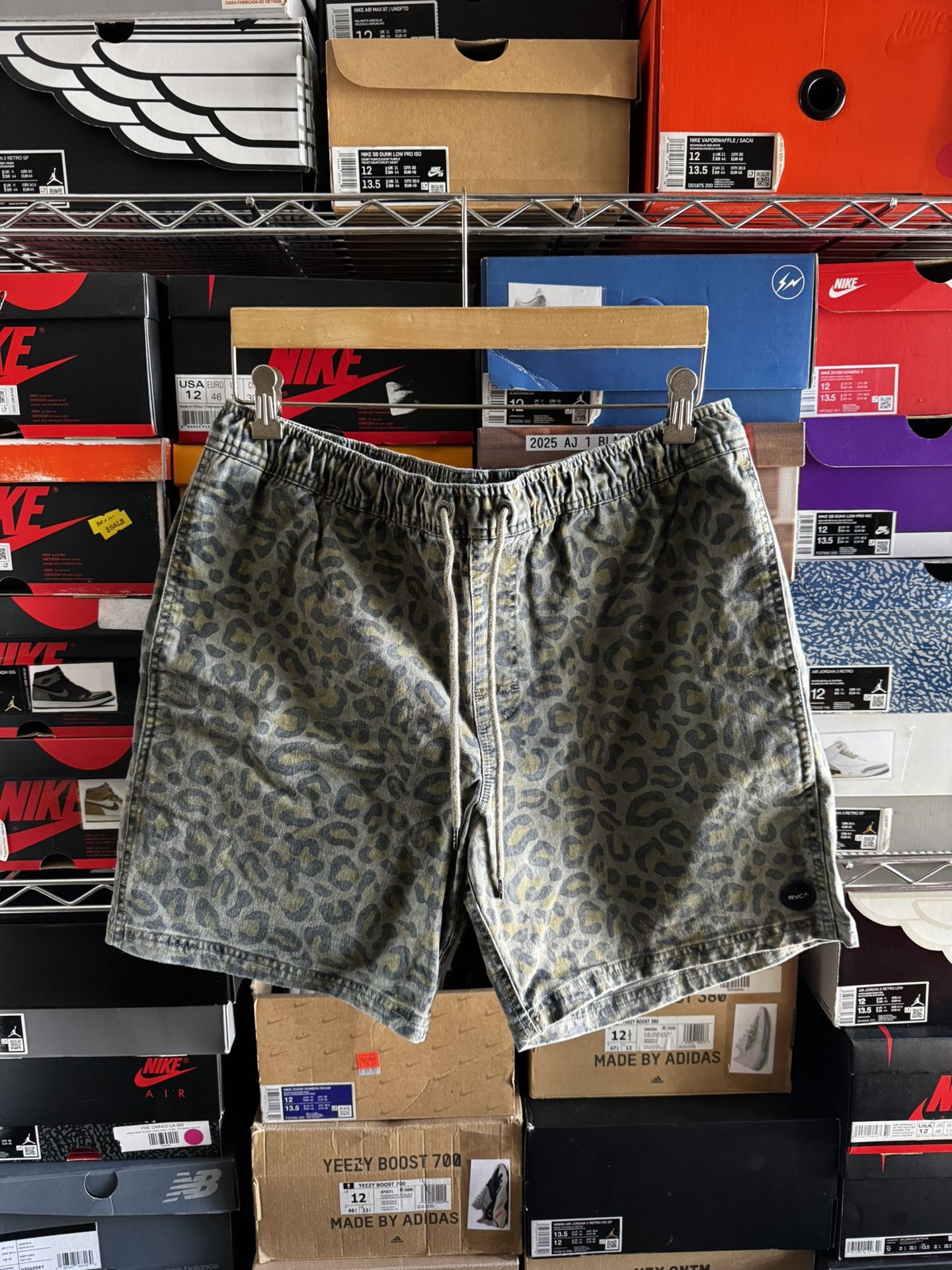 Men’s RVCA shorts Size L