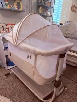 Bed side sleeper bassinet