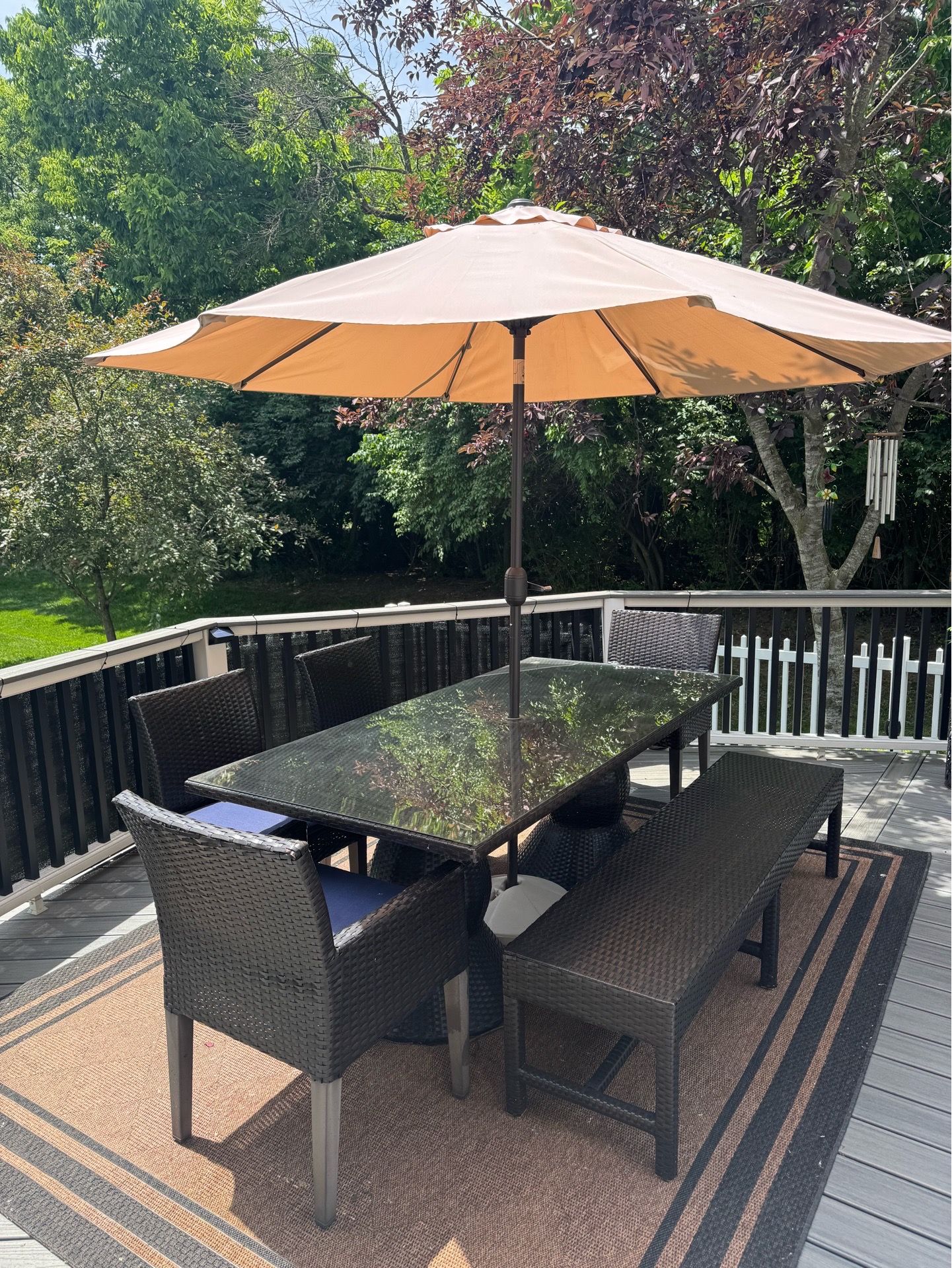 6-Piece Patio Dining Set with Umbrella – Excellent Condition – $600 OBO