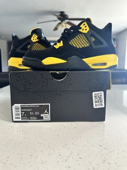 Jordan 4 Retro