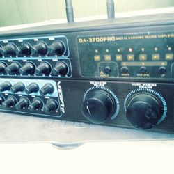 Digetal Karaoke Mixing Amplifire. With Key Control