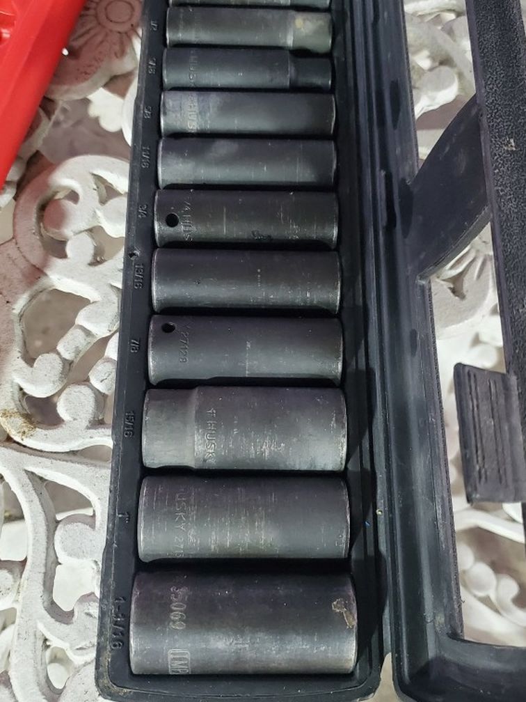 Husky 11 piece  deep impact socket set