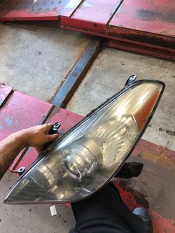 2007-2008 Toyota Solara Oem used Left headlight assembly