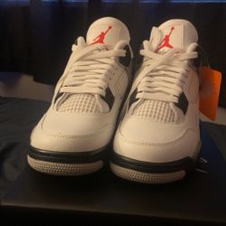 Air Jordan 4 White Cements Size 9