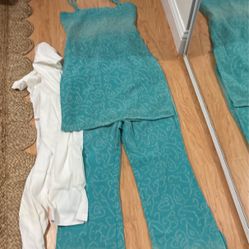 3 PCs Elegant Indian Outfit In Small Size.