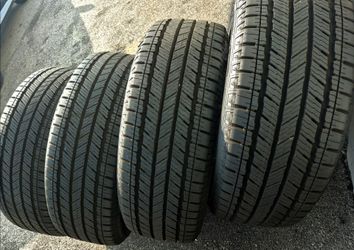 275/50/22
....MICHELIN.....(( 99% TREAD ))