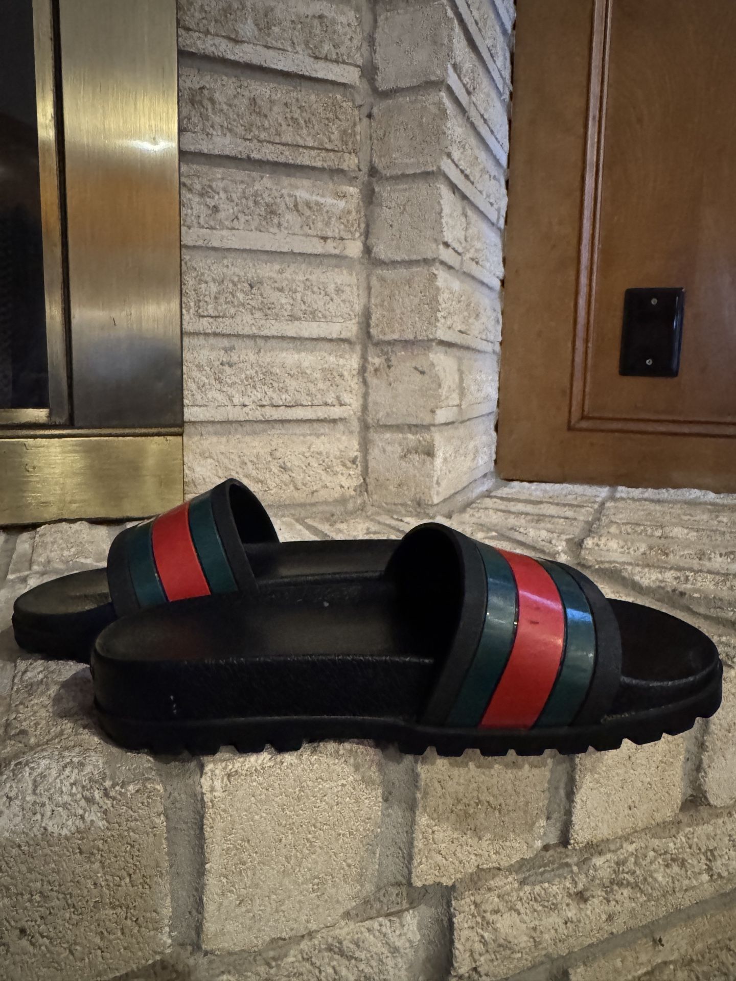 Size 8 Men, Size 9.5 Women - Gucci Slide
