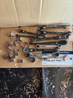 Husky wrench set w/ extra wrench head attachments