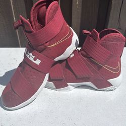 Nike LeBron Soldier 10 (X) size 10.5