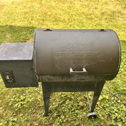 Traeger tailgater 20