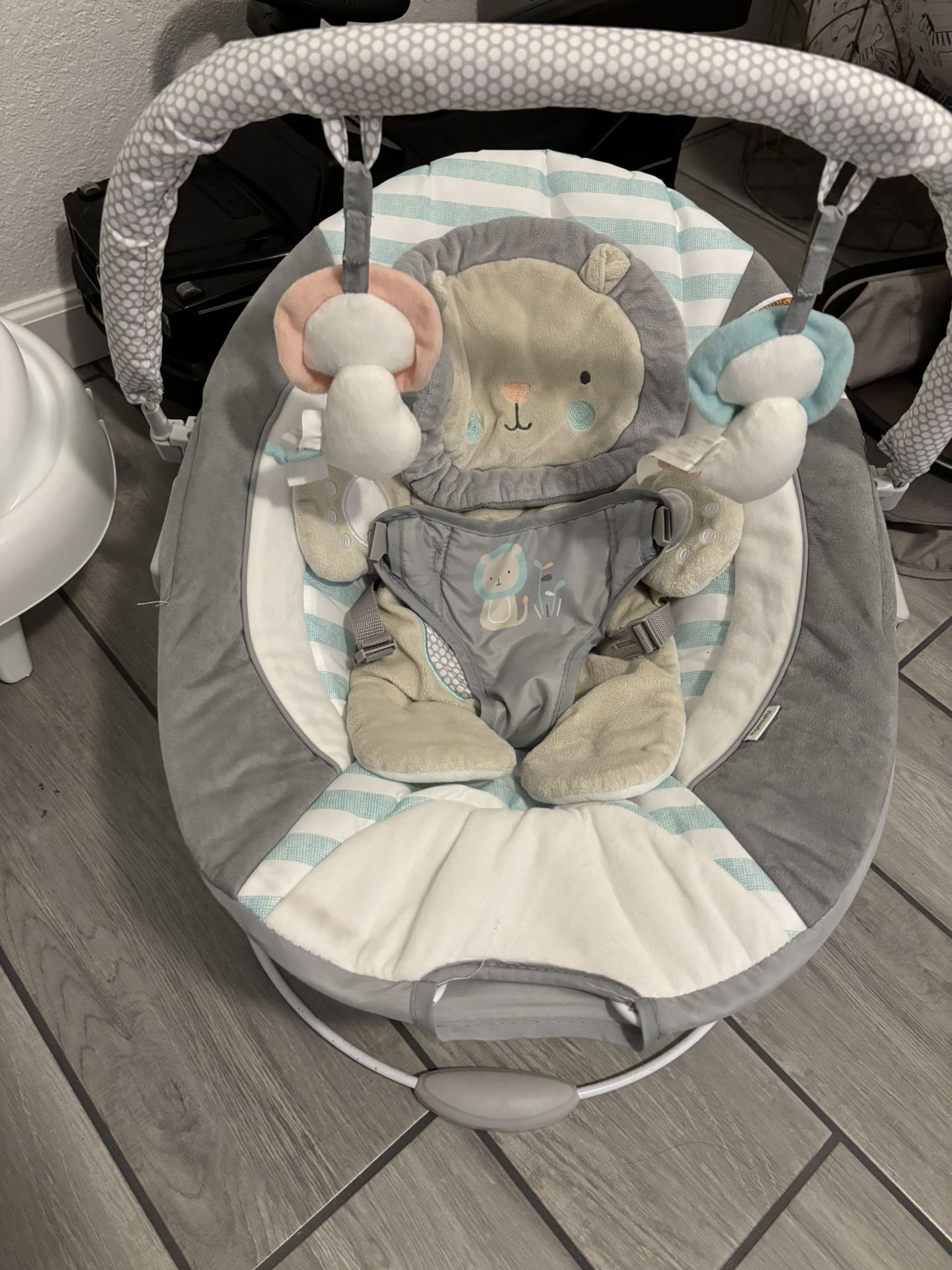 Baby Bouncer And Finding Nemo Mat