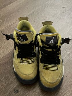 Jordan 4 lightning