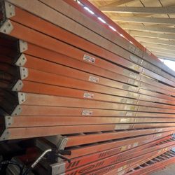 Escaleras de 16 pies de fibra de vidrio doble, su vida, casi nuevas $550, cada una tengo muchos 