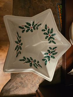 Lenox 8" Holiday Star Shaped Bowl