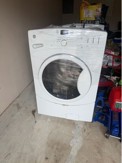 GE Electric Washer and Dryer (Spring 77379)