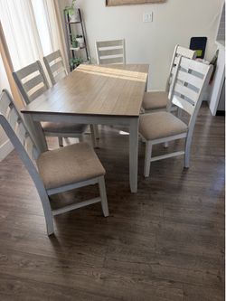 Dining table w/6 chairs