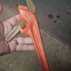 Ridged Pipe Tool Angled 