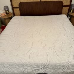 Serta iComfort King gel memory foam mattress