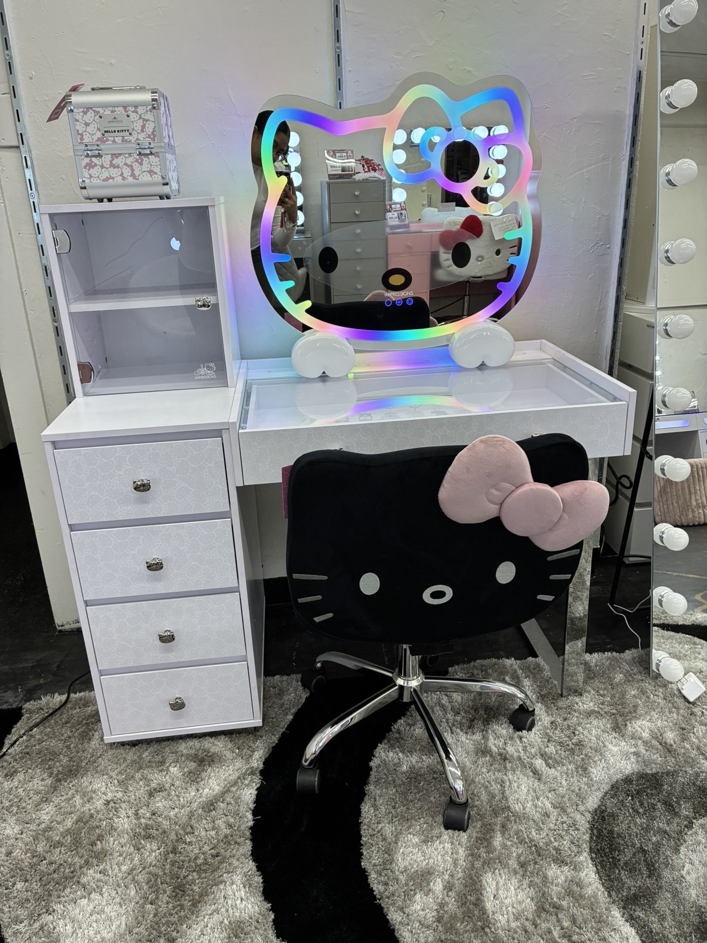 Hello Kitty Vanity!