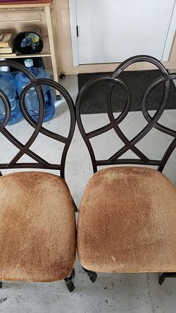Dinette chairs in great condition 2 chairs