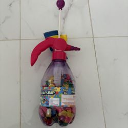 It’s A Pump With 300 Biodegradable Latex Balloons