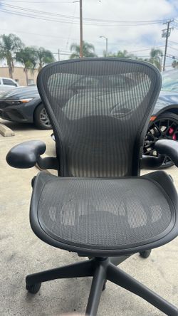 Aeron chair size B