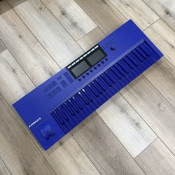 Native Instruments Komplete Kontrol S49 (Ultraviolet 25th Anniversary Edition) 2021 - Ultraviolet