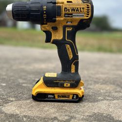 DeWalt 20V Max Variable Speed Drill Driver  W/ Battery 