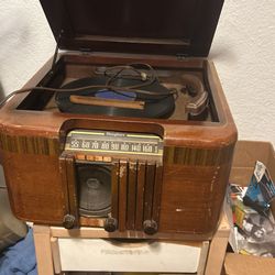 1935 Mayfair Record Player 
