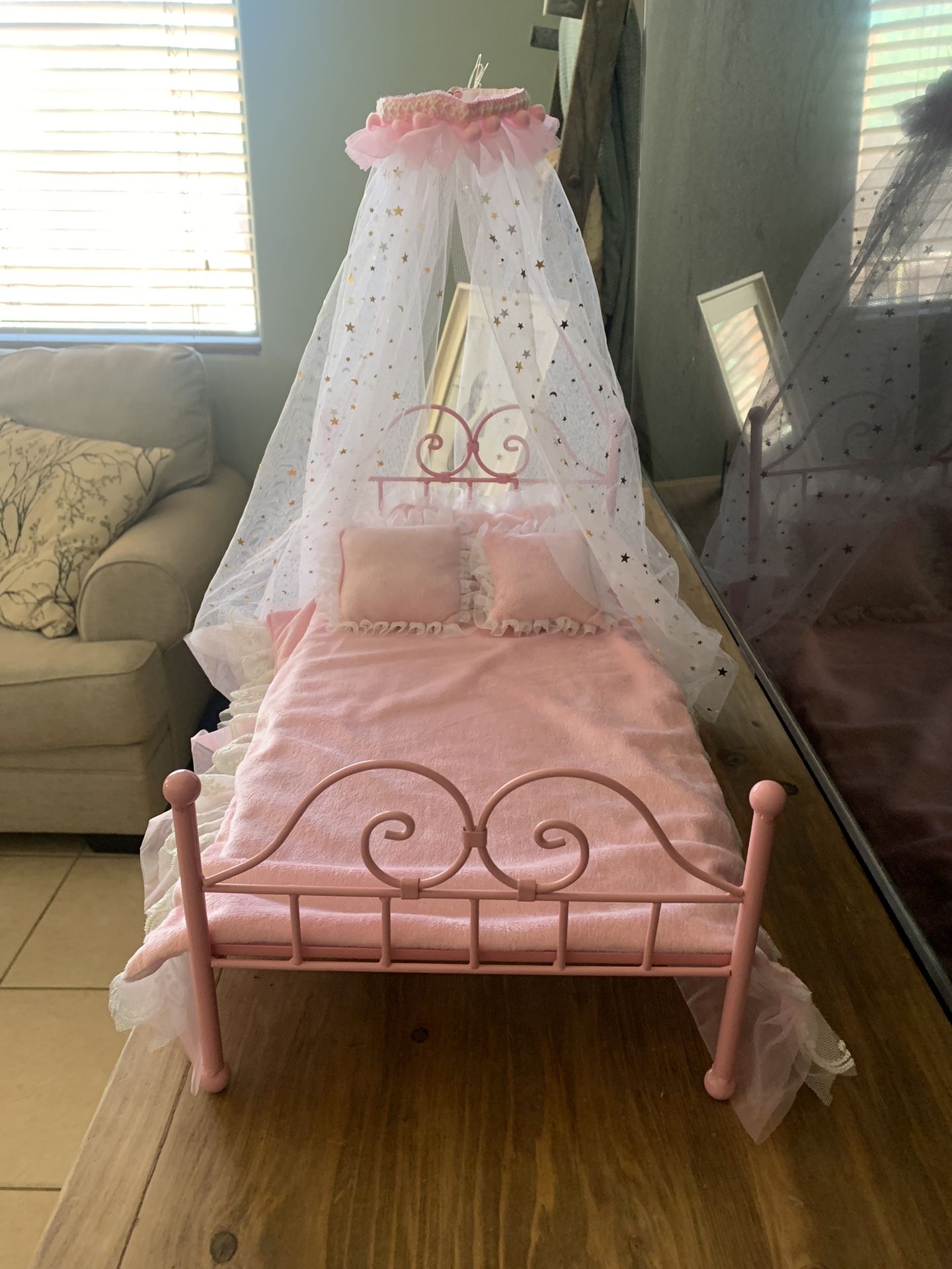 18” Doll Pink Canopy Bed With Fairy Lights