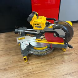 Dewalt FlexVolt Sliding Compound Miter Saw 185943