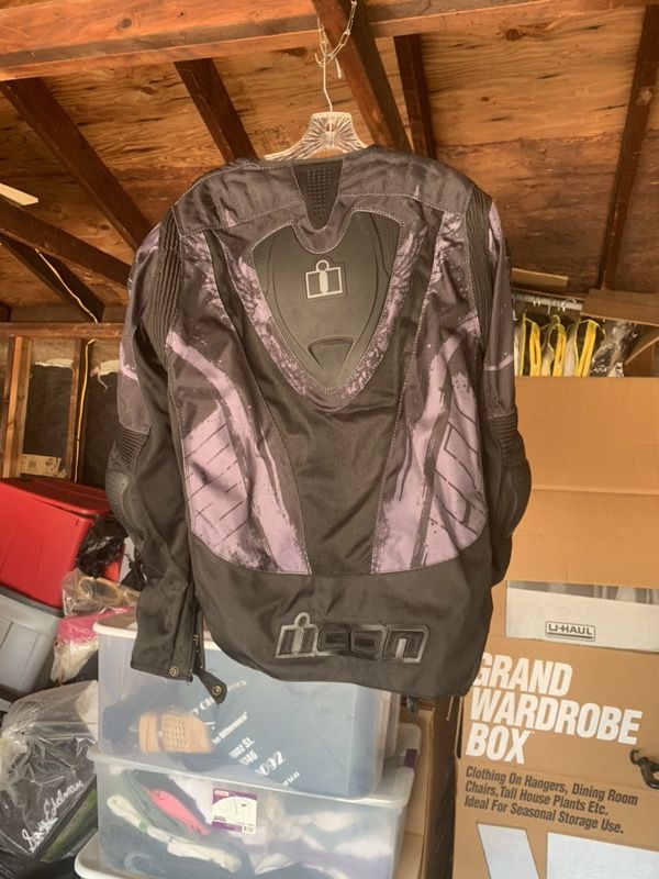 Icon Motorcycle Jacket- Large w/ Alpine Gloves included.