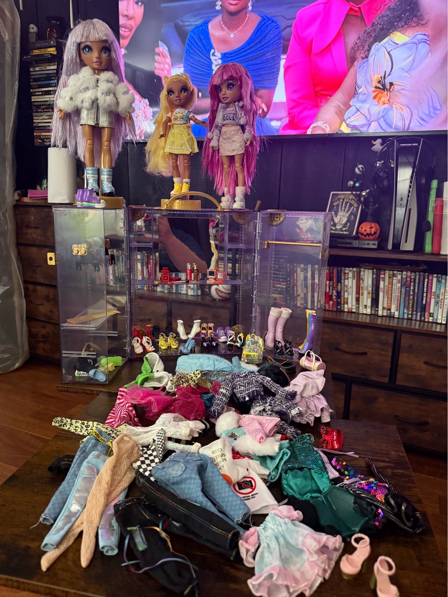 Rainbow high closet dolls clothes shoes accessories