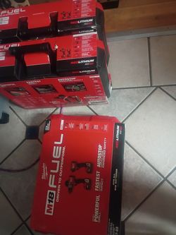3  Milwaukee 2 tool combo kit for 750