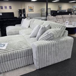 Large Sectional Sofa with Chaise 🚚WE DELIVER🚚