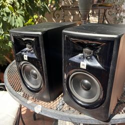 Jbl3Mk2 Powered Speakers