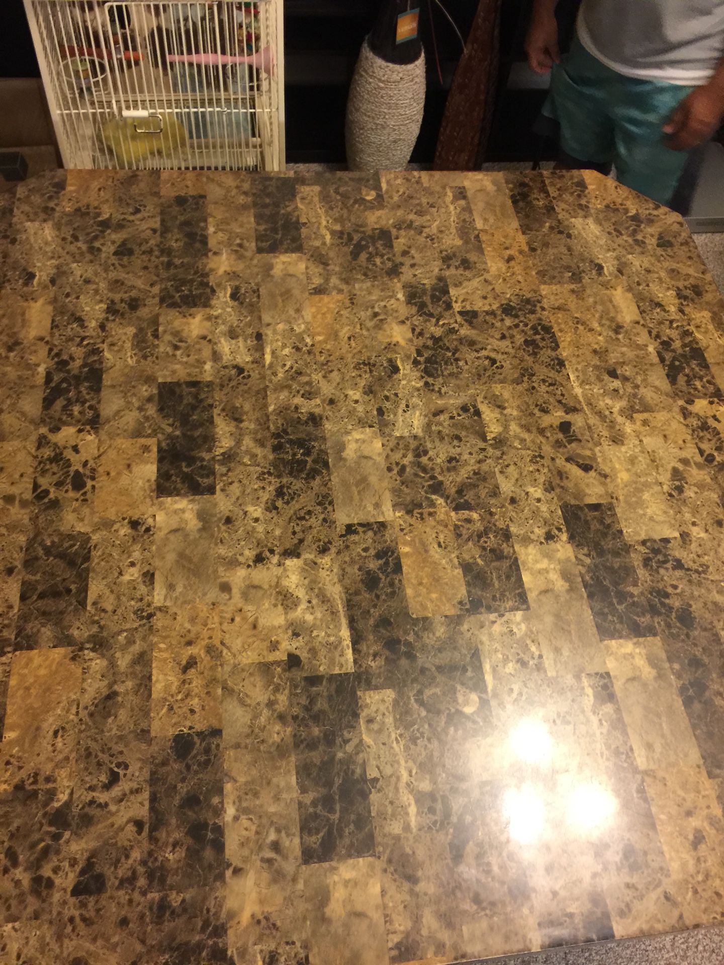 Beautiful large table no chair (located in Orlando Florida)