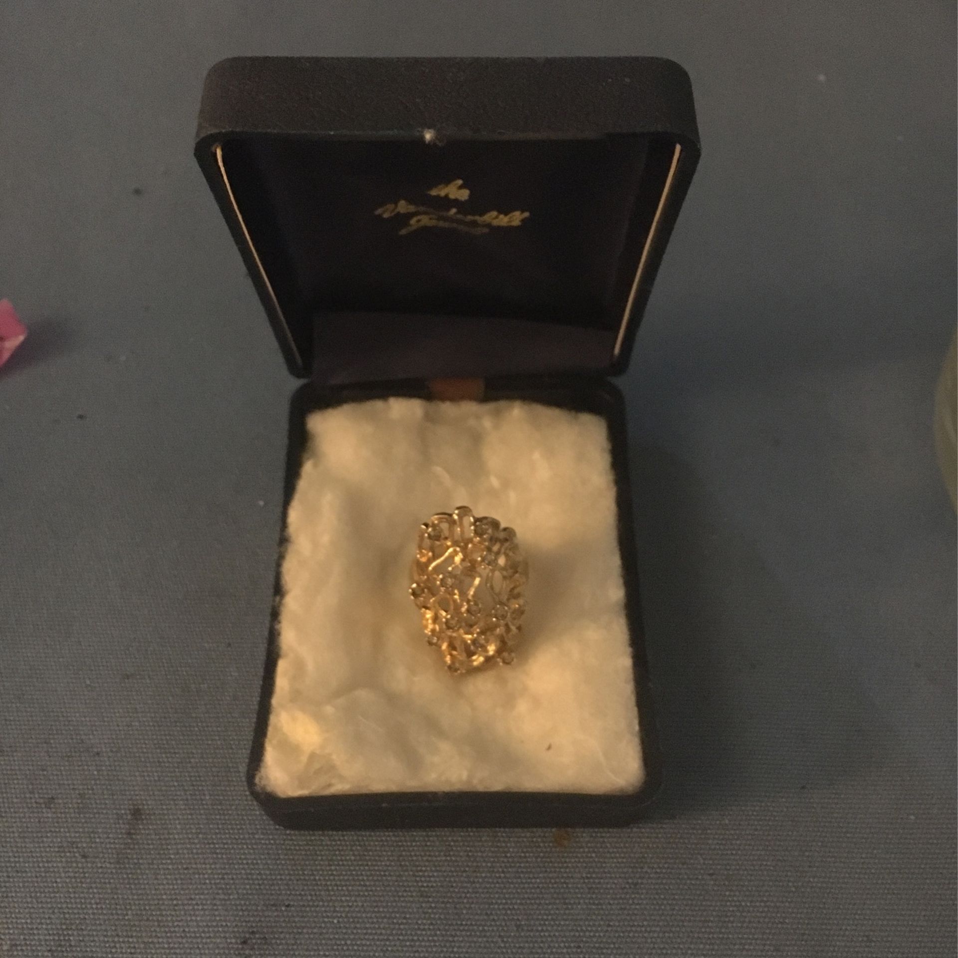 10 Kt Women’s Ring