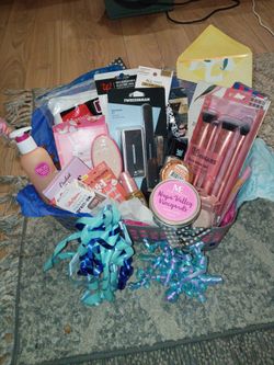 Gift Baskets & Goods For Sale 