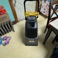Industrial carpet extractor