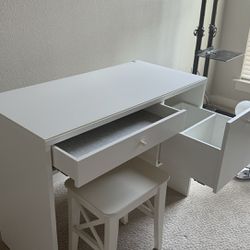 Vanity dresser table and stool
