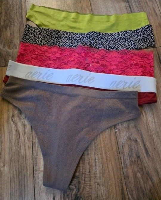 Women's Thongs Set