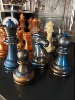 Epoxy large chess pieces