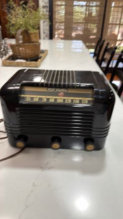 1940s  RCA Victor radio