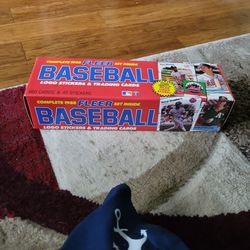 1988 Fleer Baseball Logo Stickers + Trading Cards
